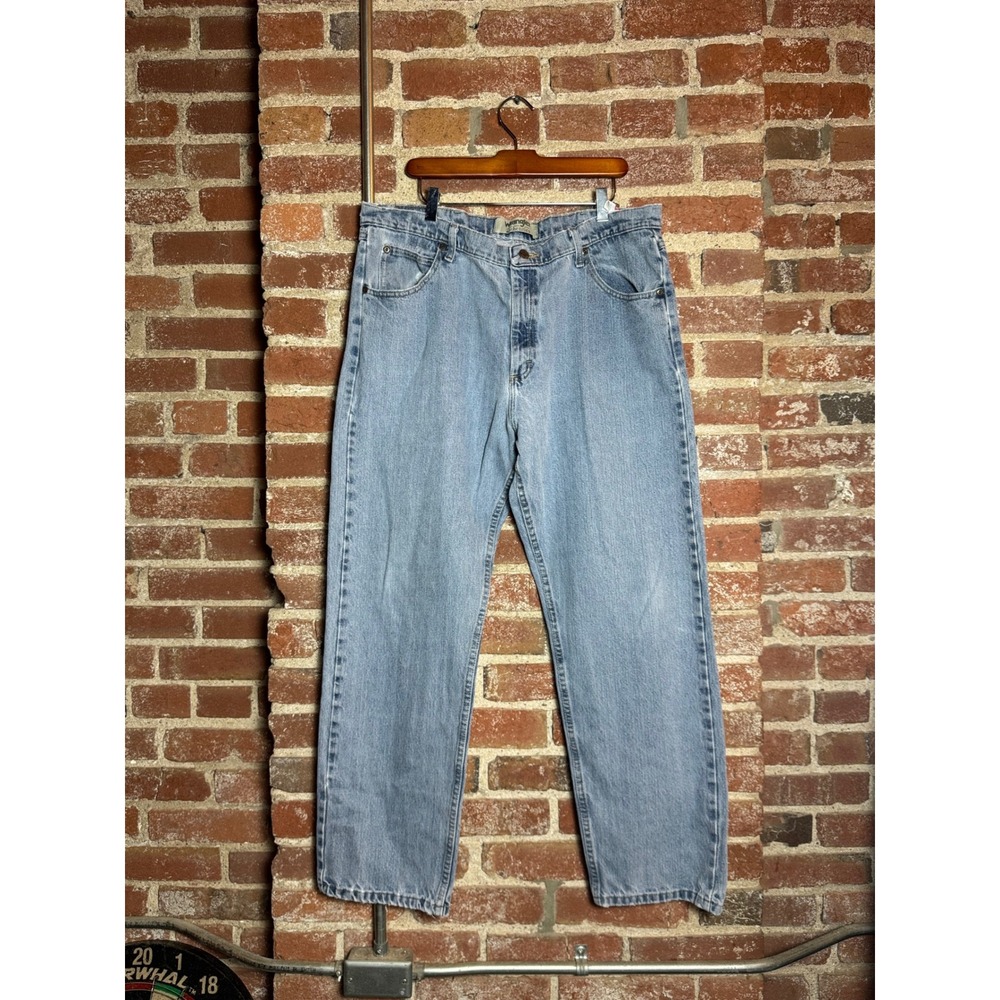 Wrangler Authentics Mens 38x32 Light Wash Denim Jeans Straight Leg 10ZM200VS